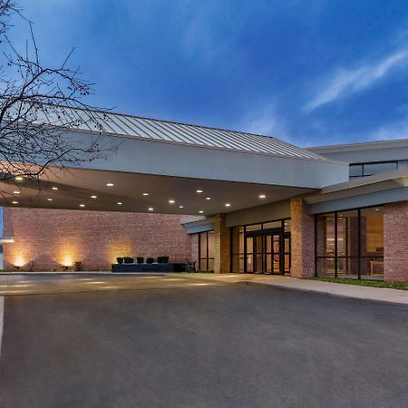 Clarion Hotel Milwaukee Airport Exterior foto