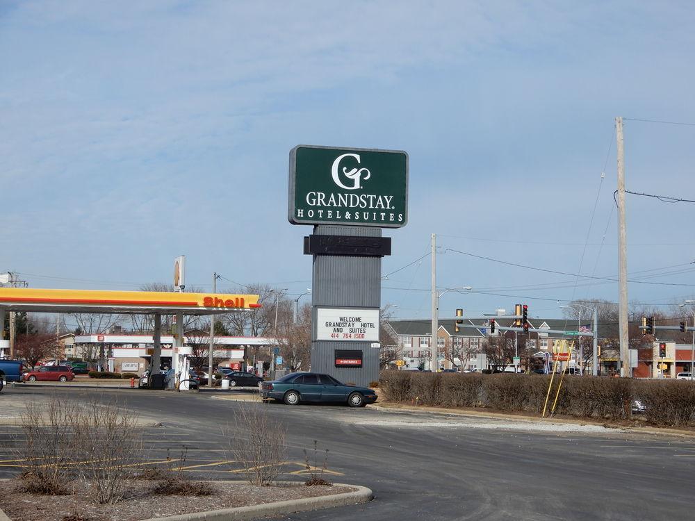 Clarion Hotel Milwaukee Airport Exterior foto