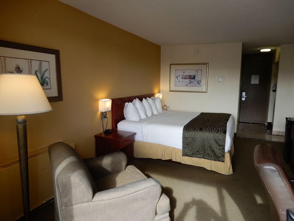 Clarion Hotel Milwaukee Airport Exterior foto