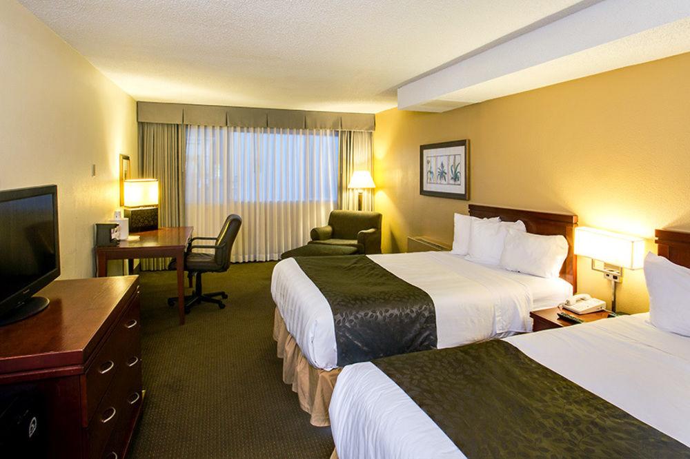 Clarion Hotel Milwaukee Airport Exterior foto