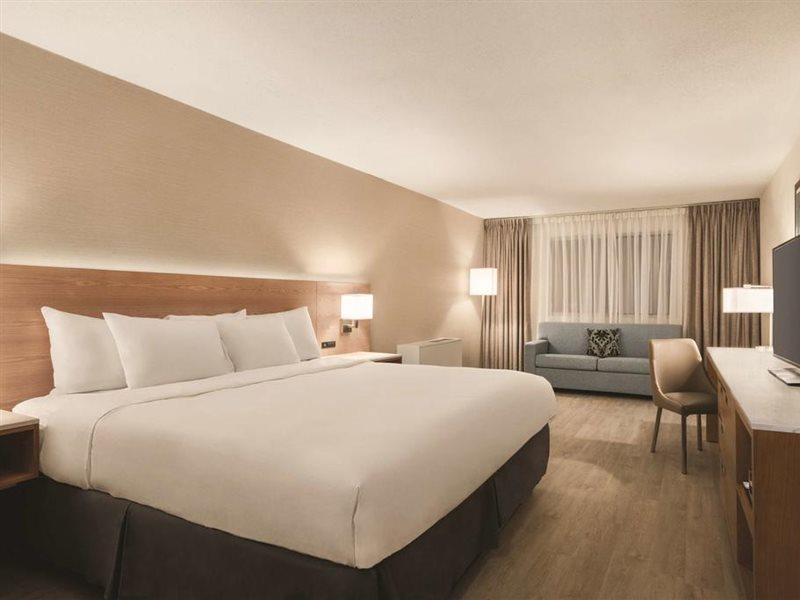 Clarion Hotel Milwaukee Airport Exterior foto