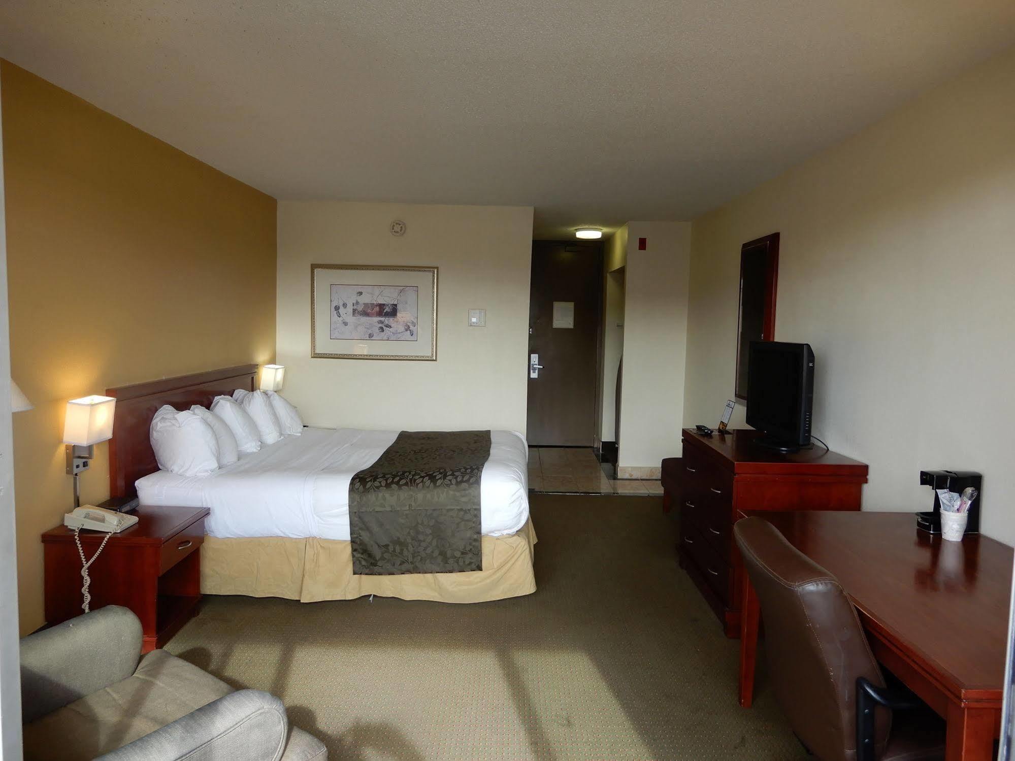 Clarion Hotel Milwaukee Airport Exterior foto