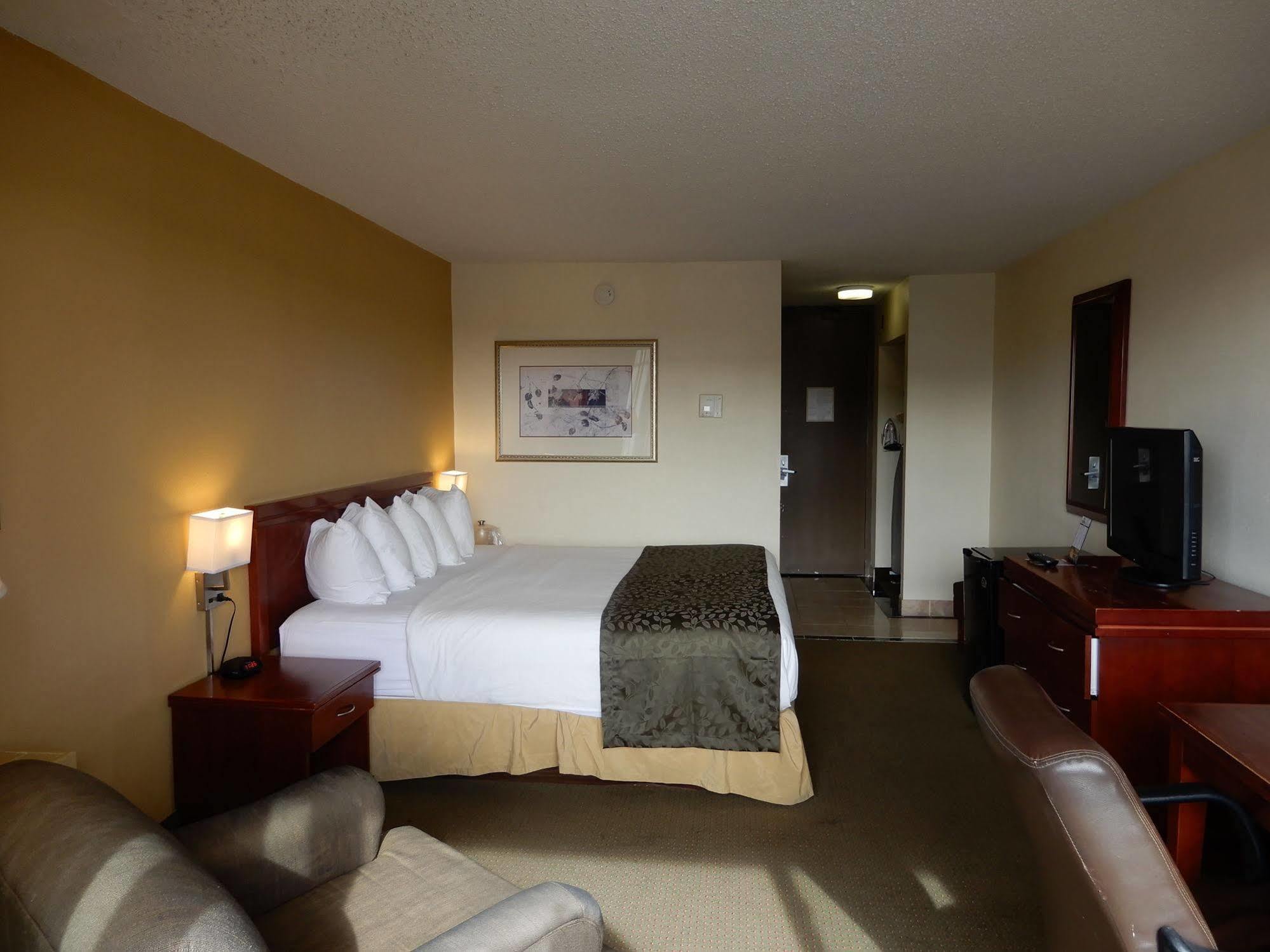 Clarion Hotel Milwaukee Airport Exterior foto